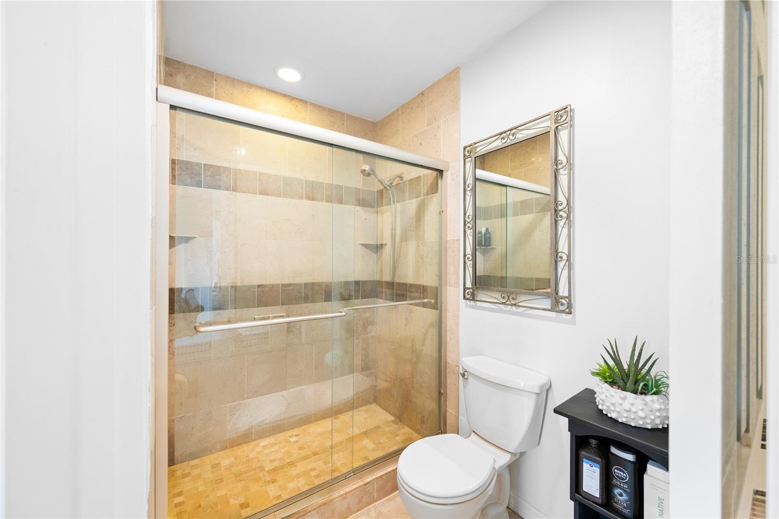 Image 21 of 42 For 305 Palm Springs Drive