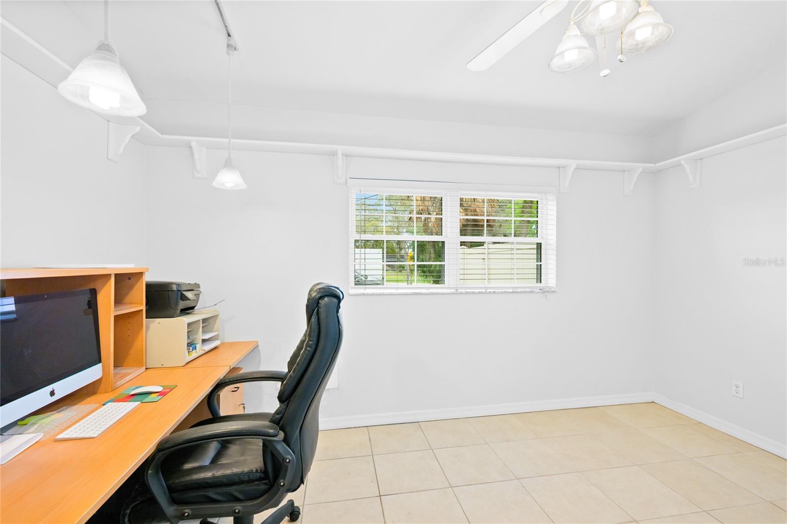 Image 25 of 42 For 305 Palm Springs Drive