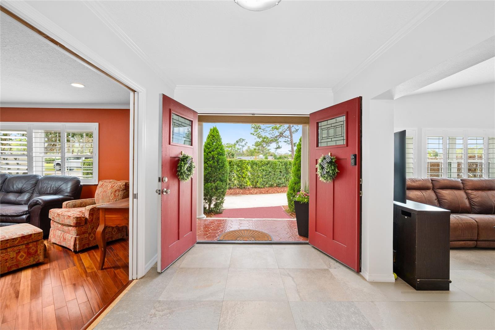 Image 3 of 42 For 305 Palm Springs Drive