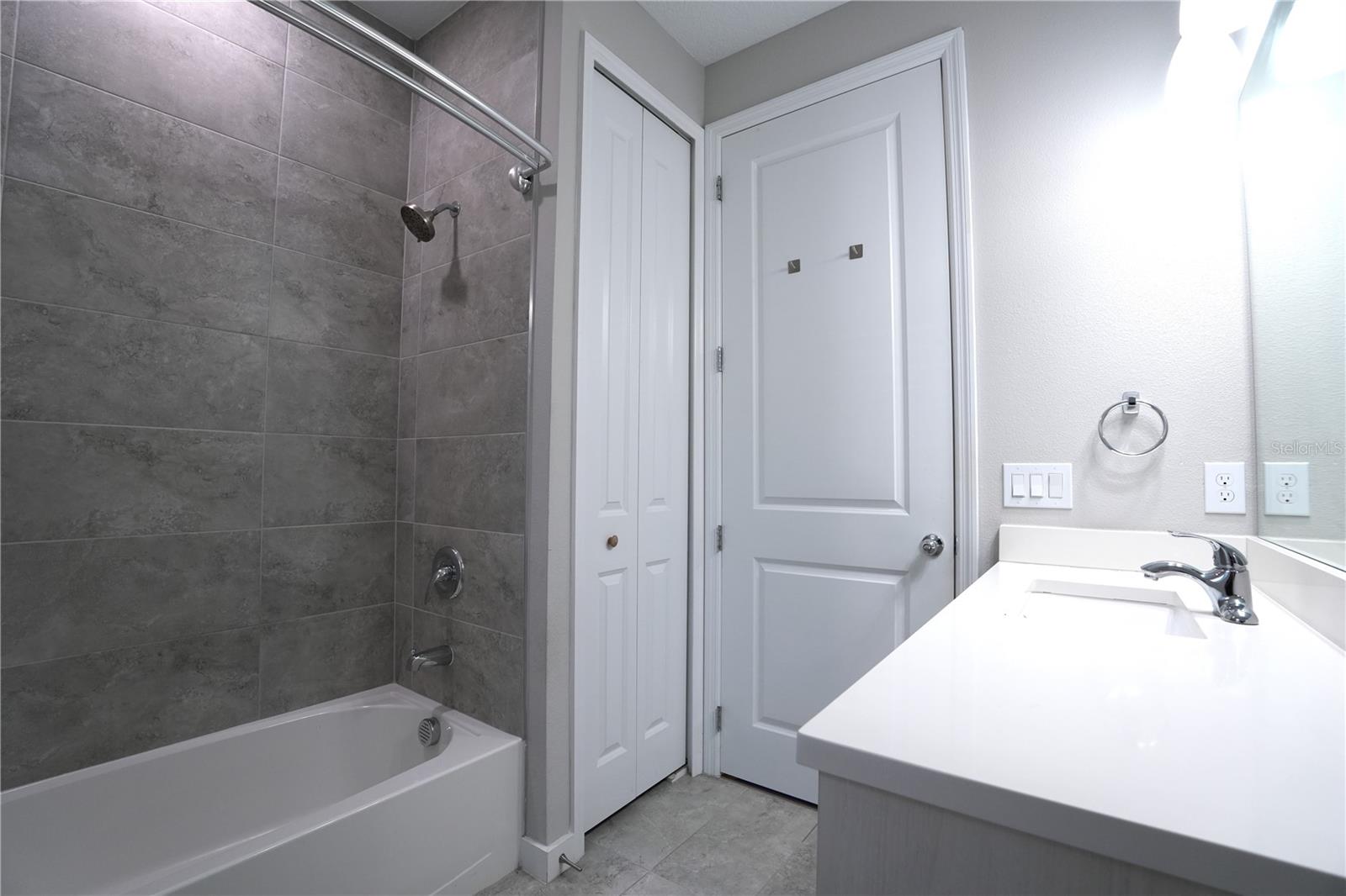 Image 18 of 25 For 2004 Grant Avenue