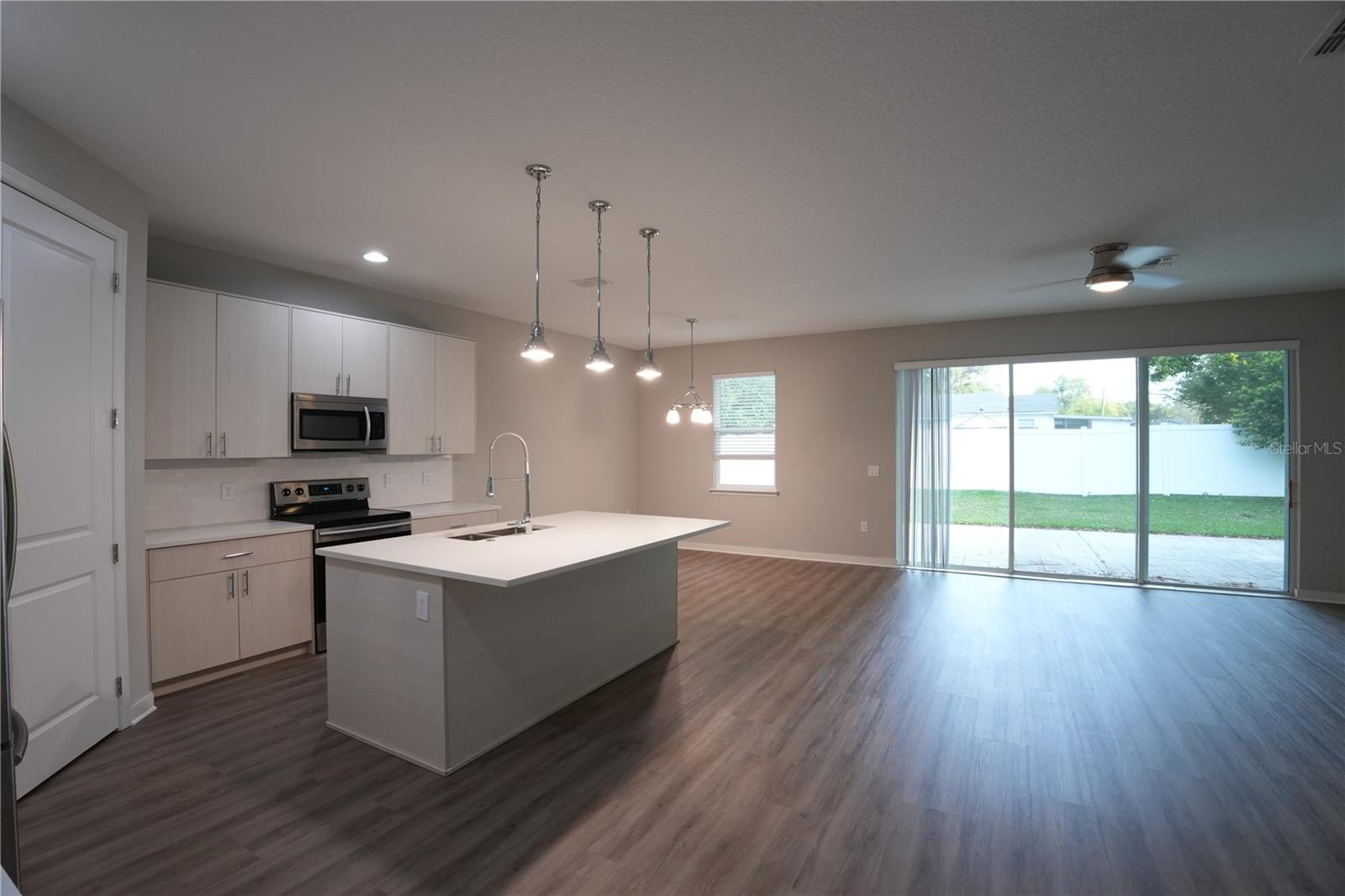 Image 4 of 25 For 2004 Grant Avenue