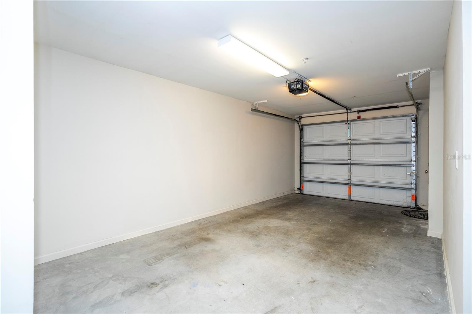 Image 32 of 86 For 12102 Poppy Field Lane 107