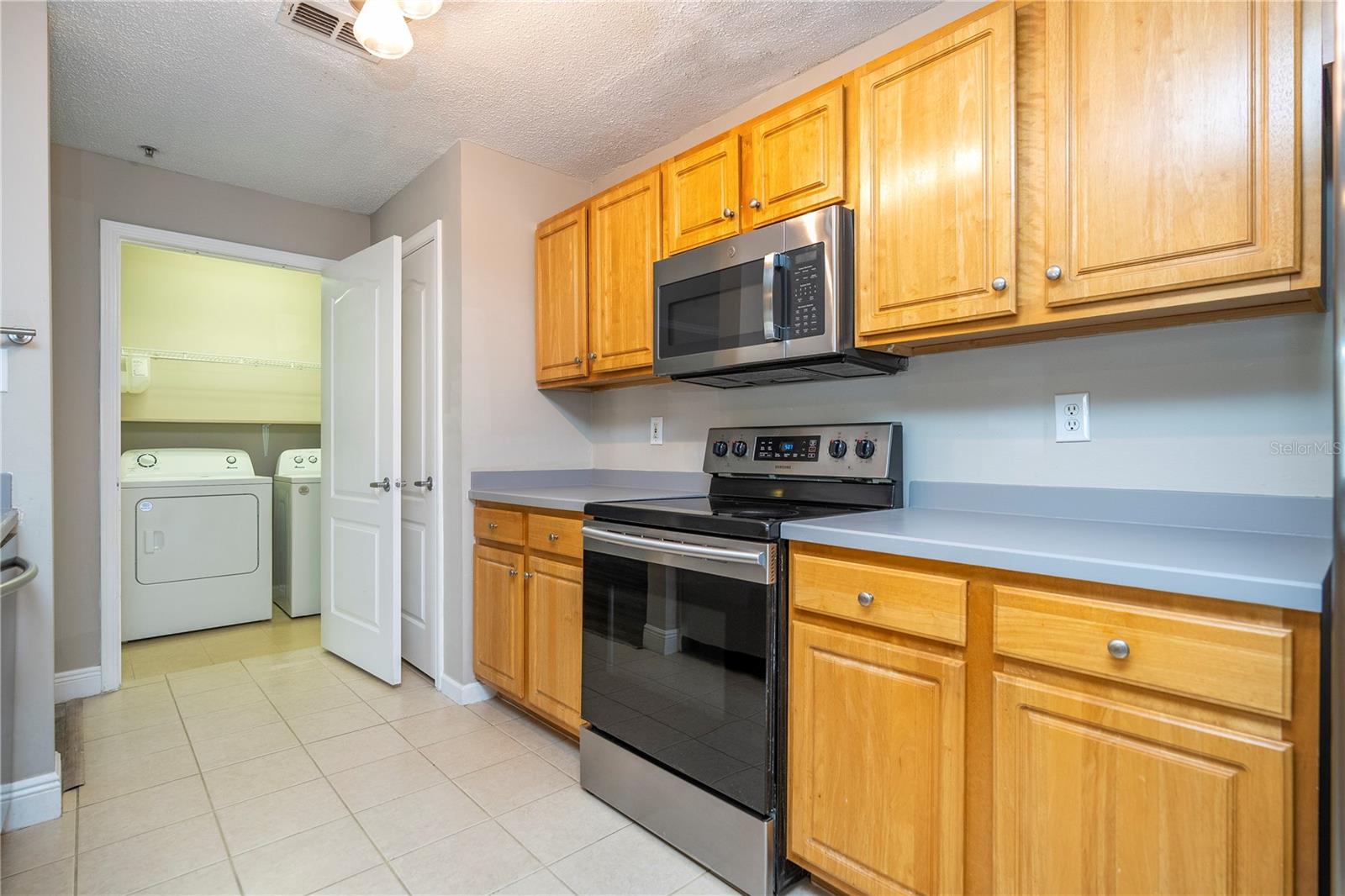 Image 46 of 86 For 12102 Poppy Field Lane 107