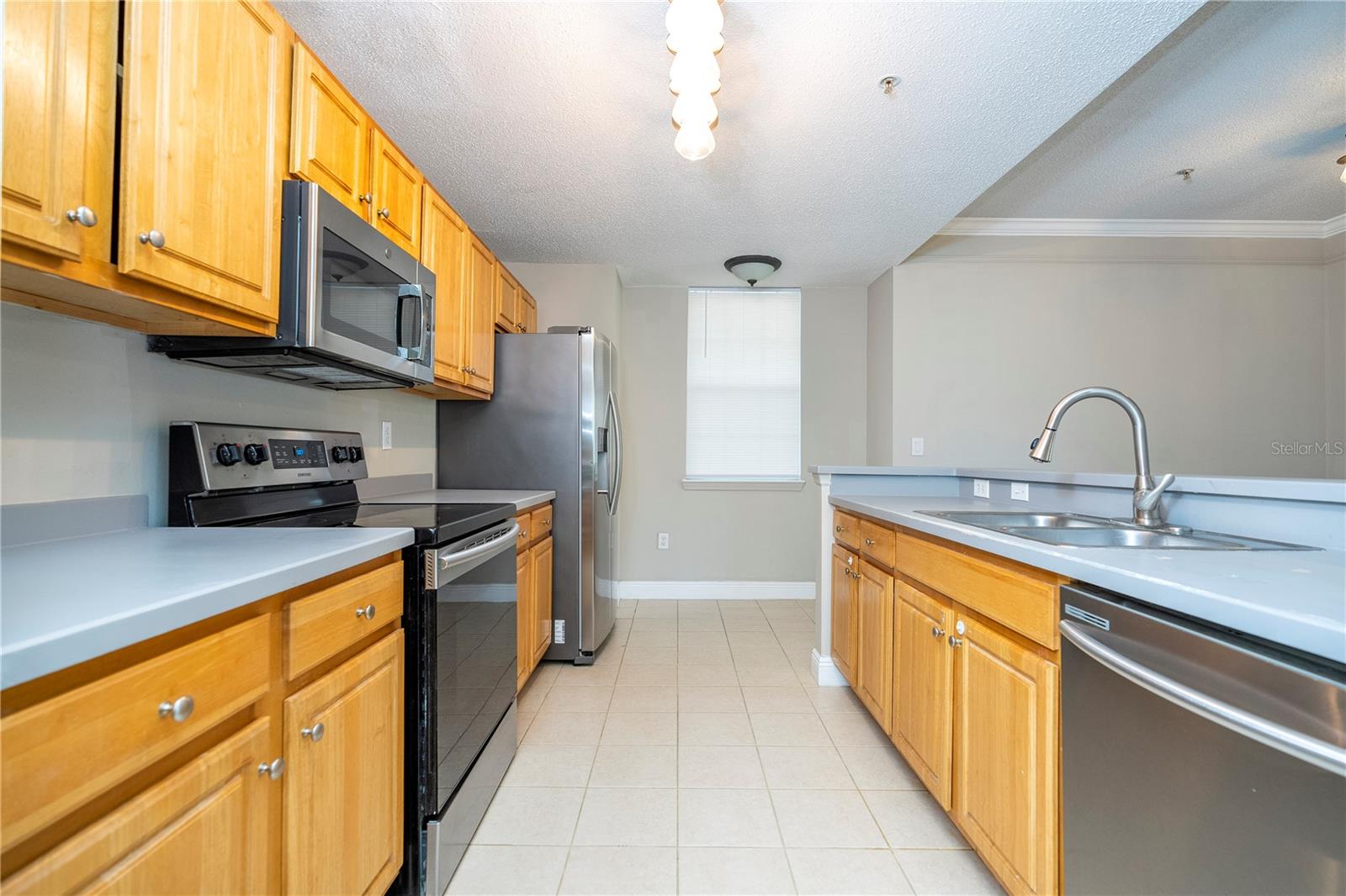 Image 47 of 86 For 12102 Poppy Field Lane 107