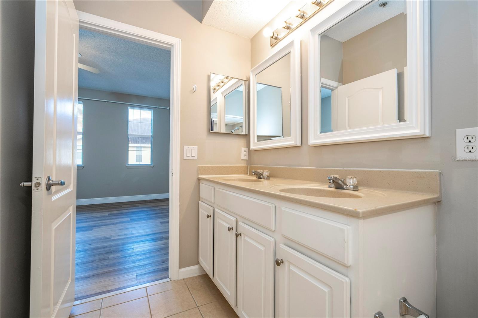 Image 62 of 86 For 12102 Poppy Field Lane 107