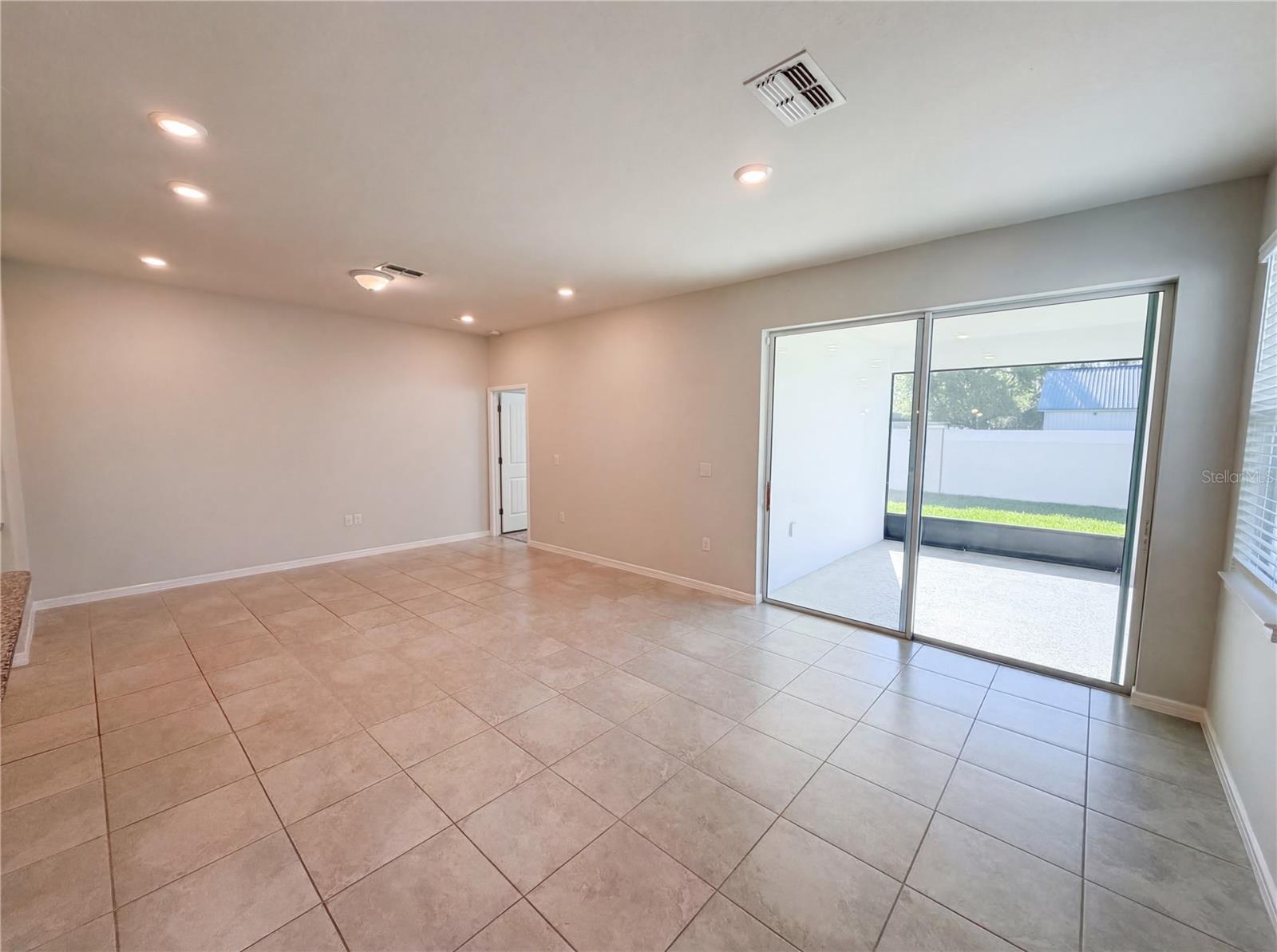 Image 3 of 35 For 20416 Monza Loop