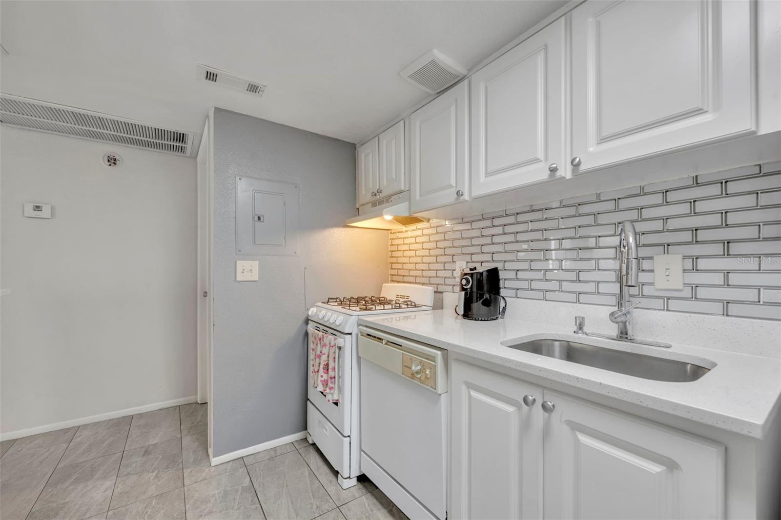 Image 11 of 35 For 145 Oyster Bay Circle 240