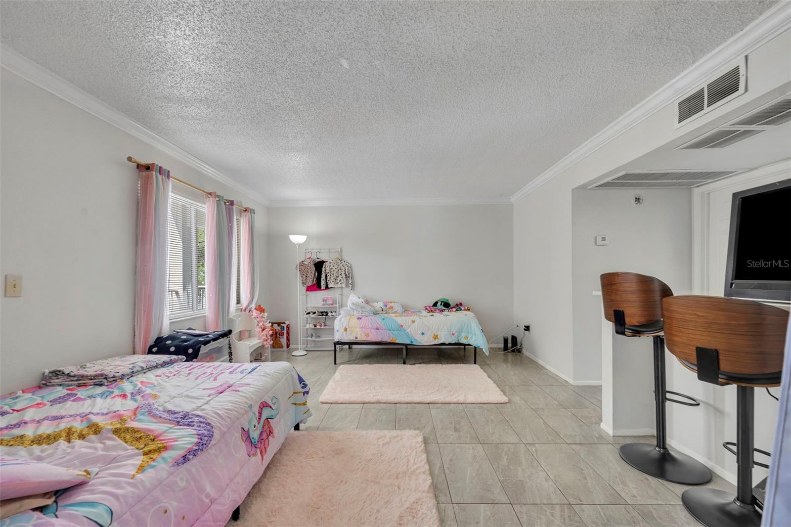 Image 5 of 35 For 145 Oyster Bay Circle 240