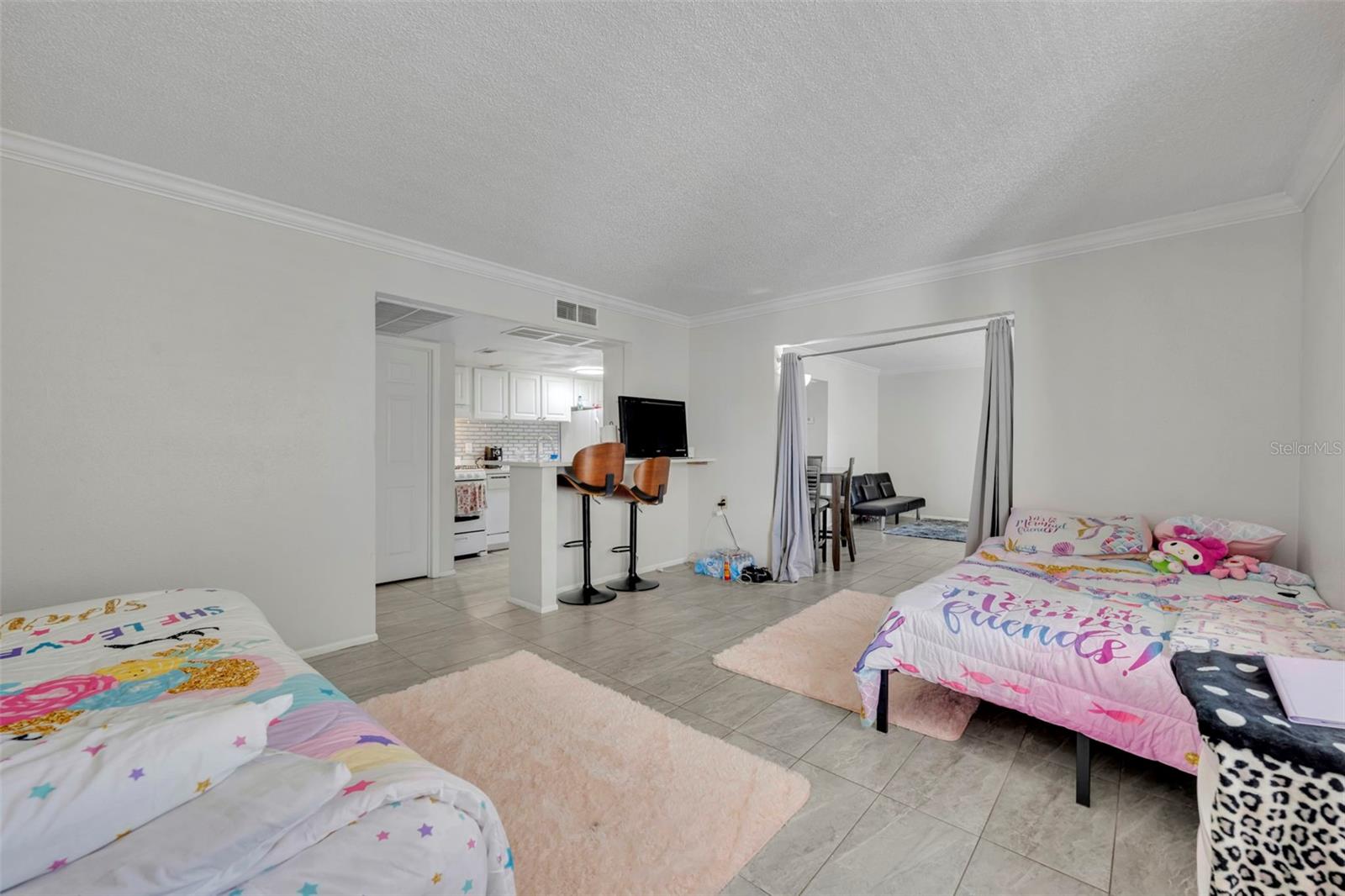 Image 7 of 35 For 145 Oyster Bay Circle 240