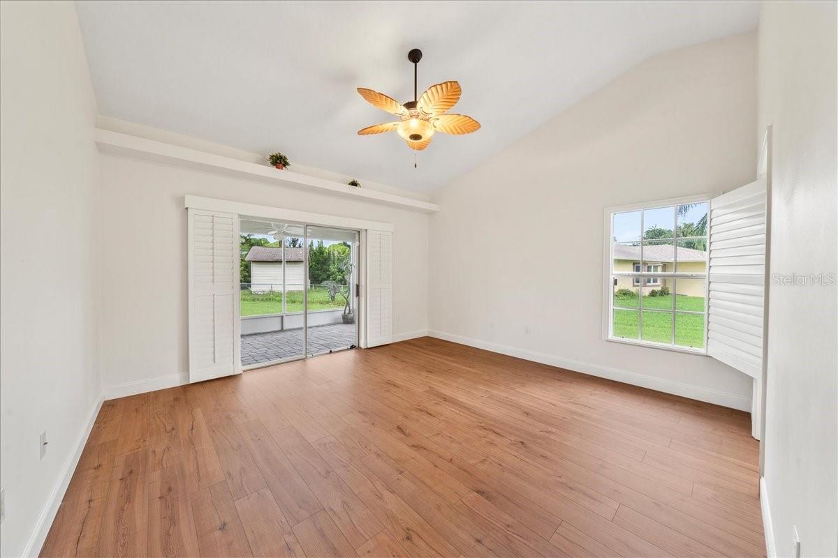 Image 17 of 36 For 1540 Hope Court Se