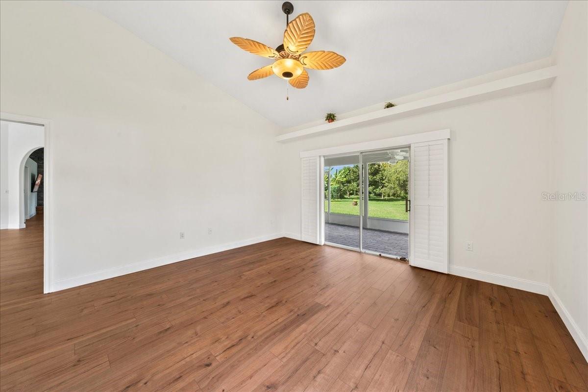 Image 19 of 36 For 1540 Hope Court Se