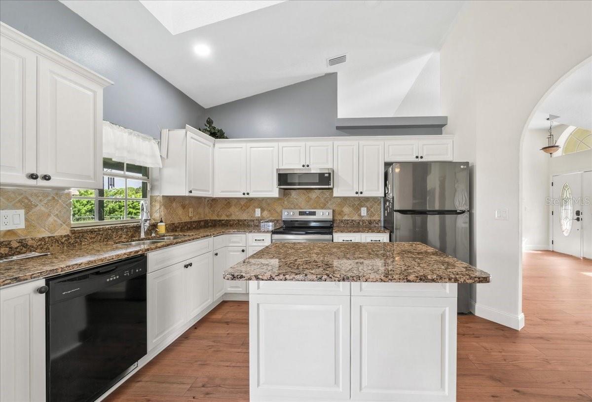 Image 8 of 36 For 1540 Hope Court Se