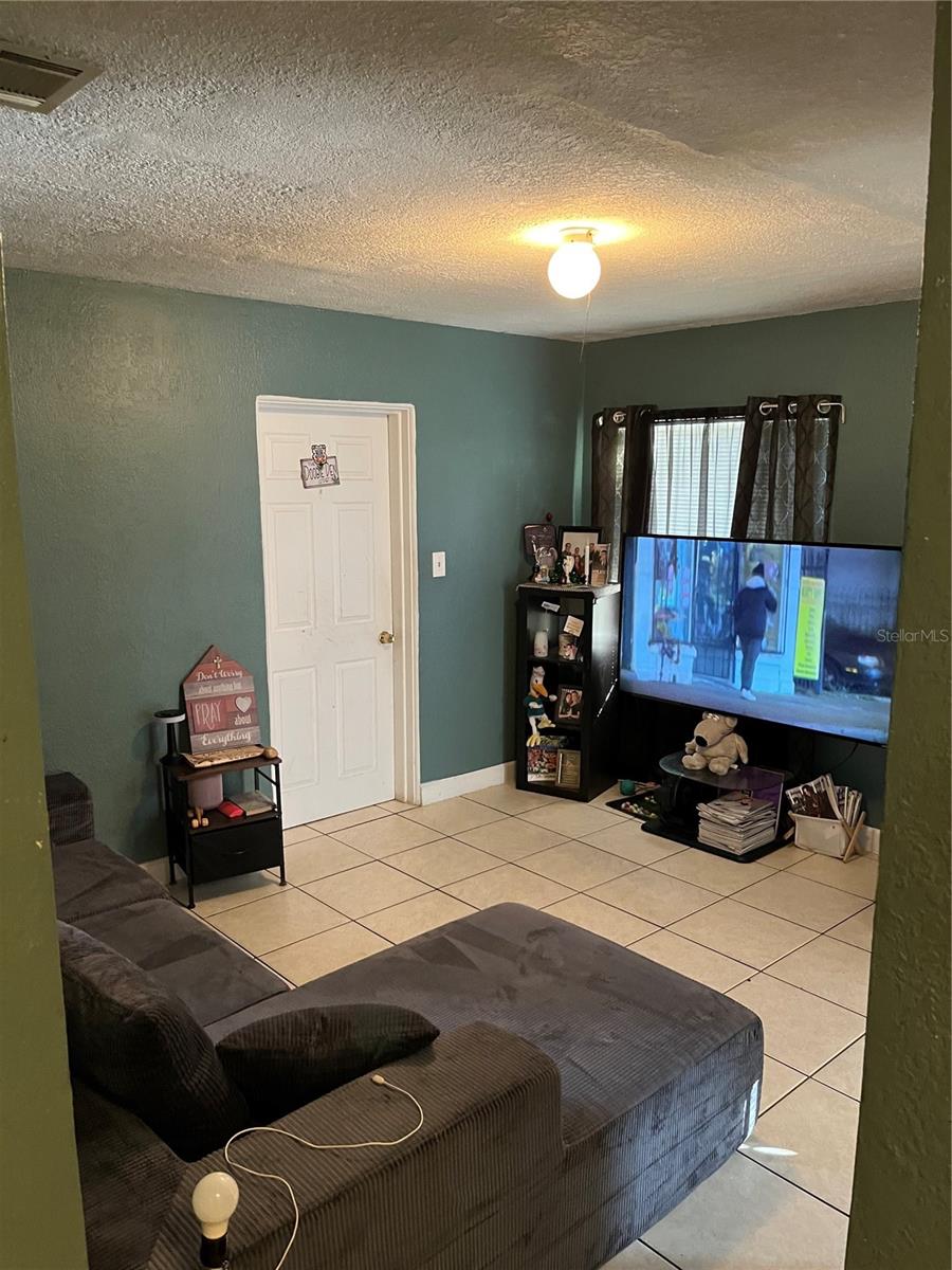 Image 5 of 8 For 4325 Lake Lawne Avenue