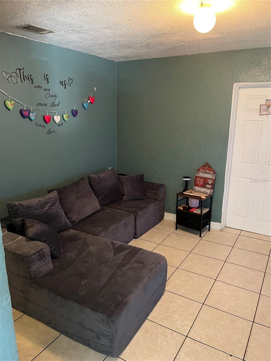 Image 6 of 8 For 4325 Lake Lawne Avenue