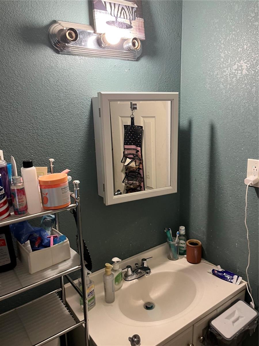 Image 8 of 8 For 4325 Lake Lawne Avenue