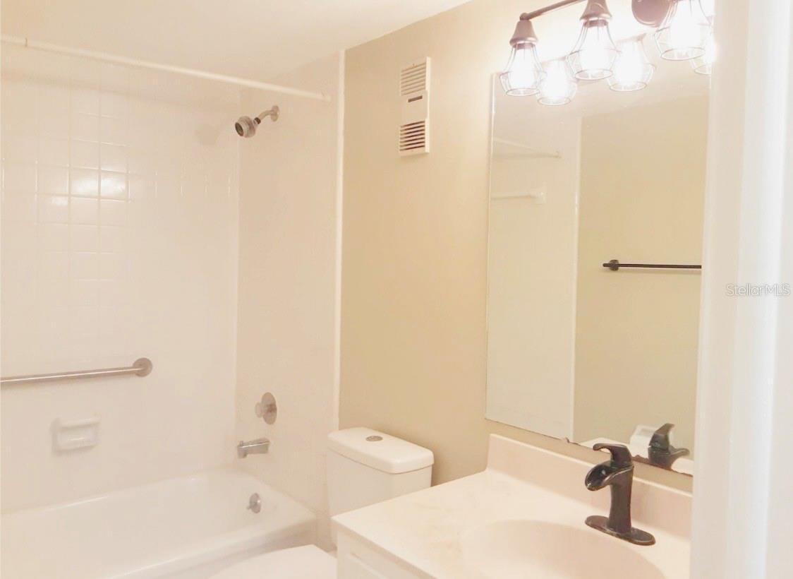 Image 10 of 28 For 1056 Michigan Street 1056a