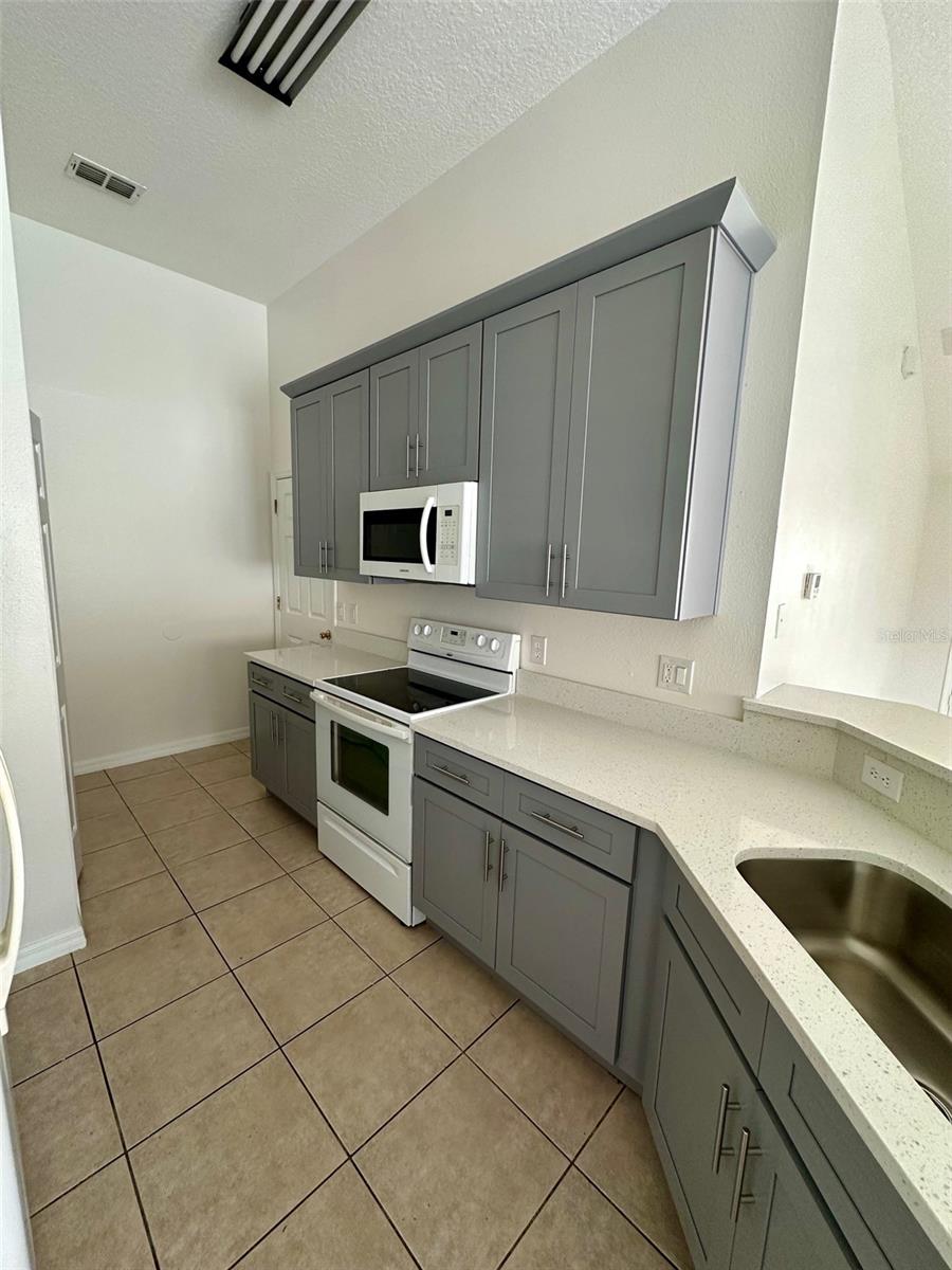 Image 6 of 14 For 510 Blackbird Lane