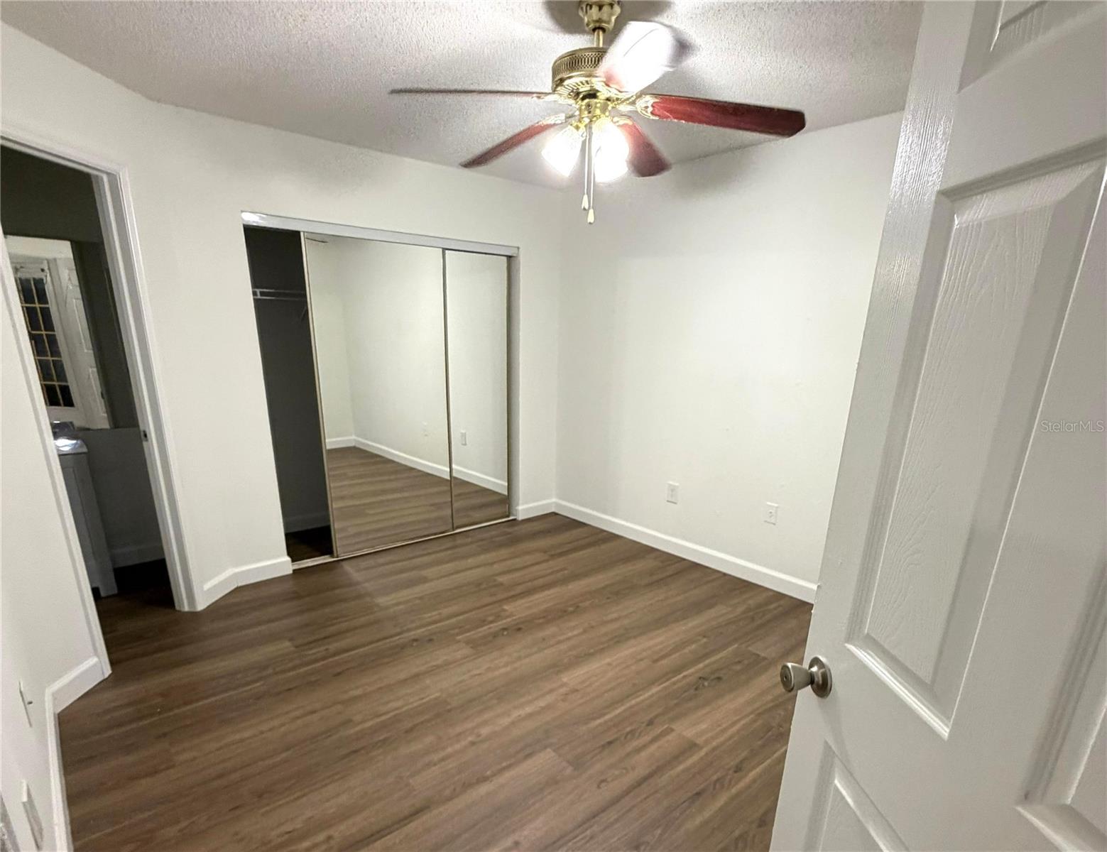 Image 10 of 19 For 433 Fountainhead Circle 192