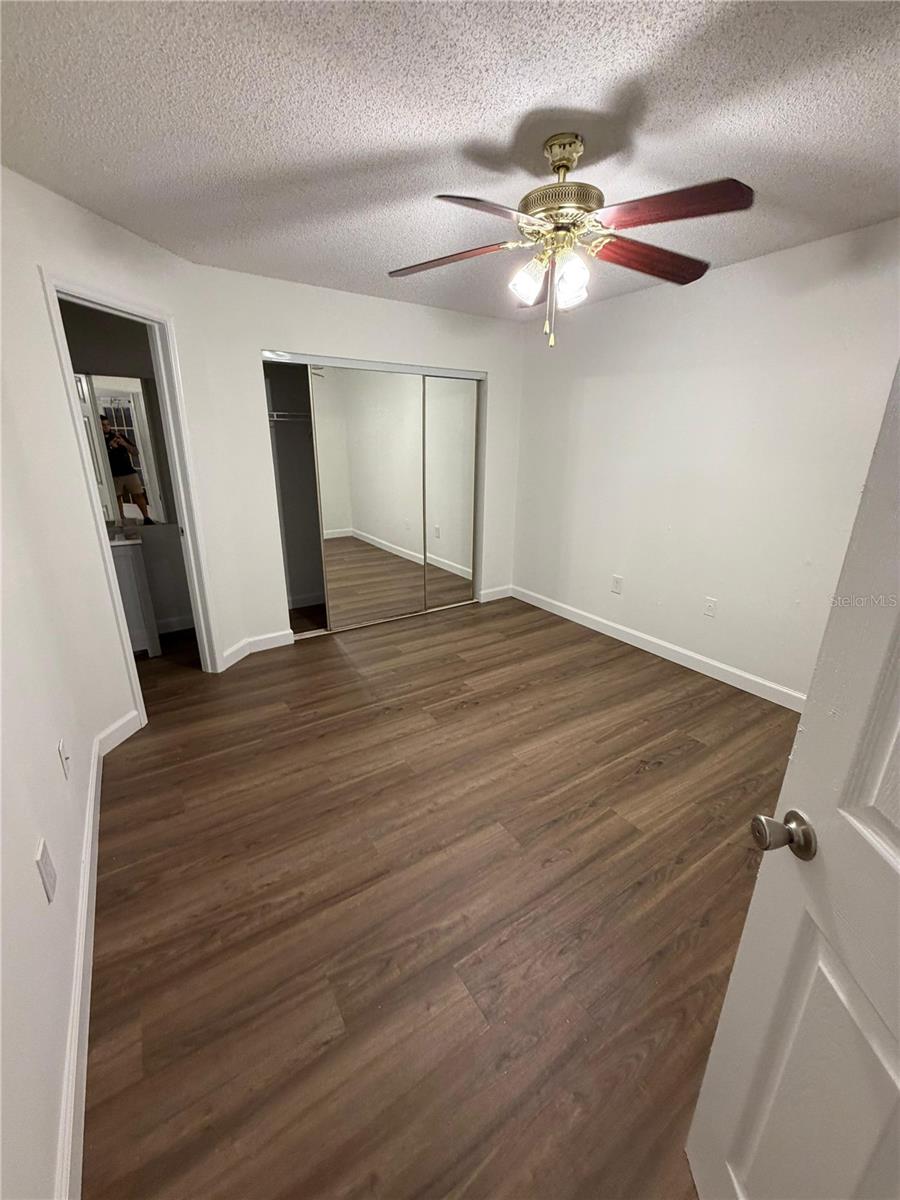 Image 11 of 19 For 433 Fountainhead Circle 192