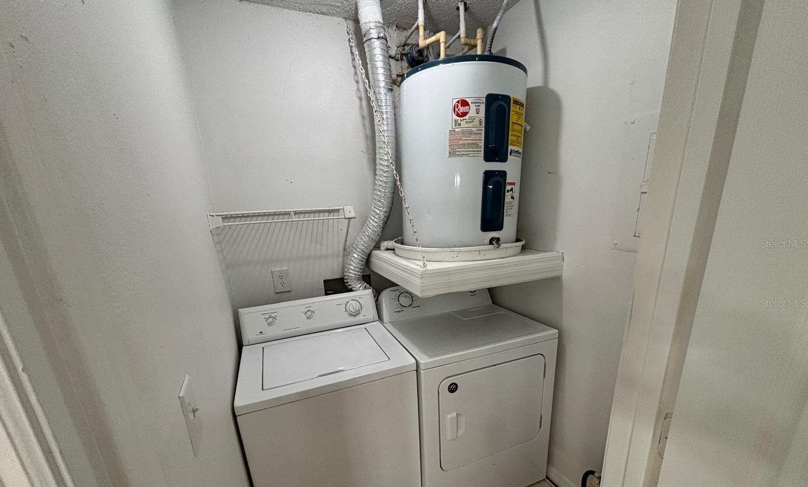 Image 13 of 19 For 433 Fountainhead Circle 192