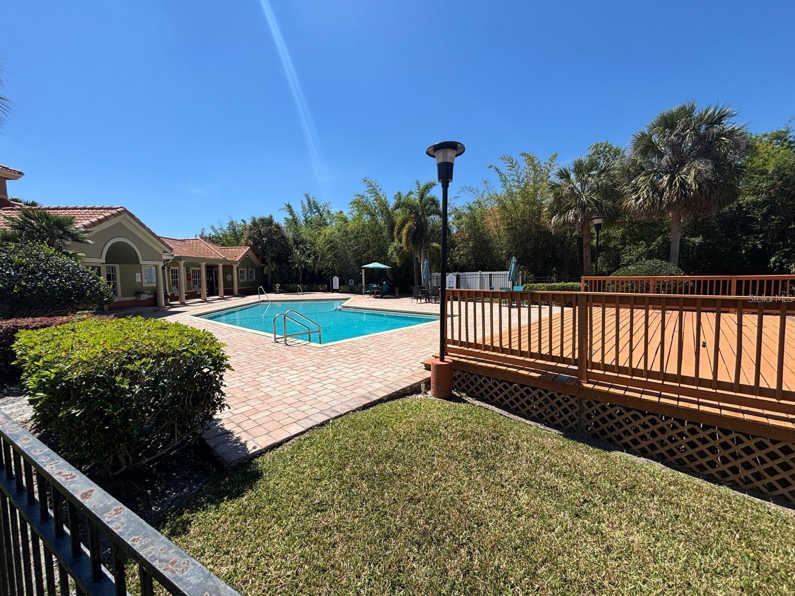 Image 14 of 19 For 433 Fountainhead Circle 192