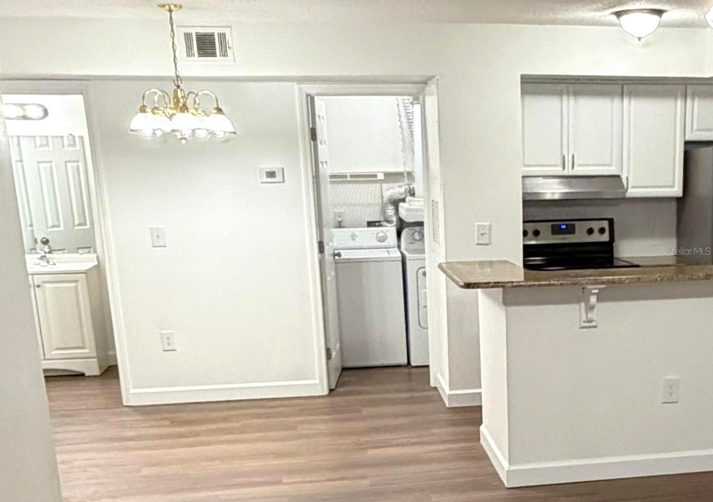 Image 5 of 19 For 433 Fountainhead Circle 192