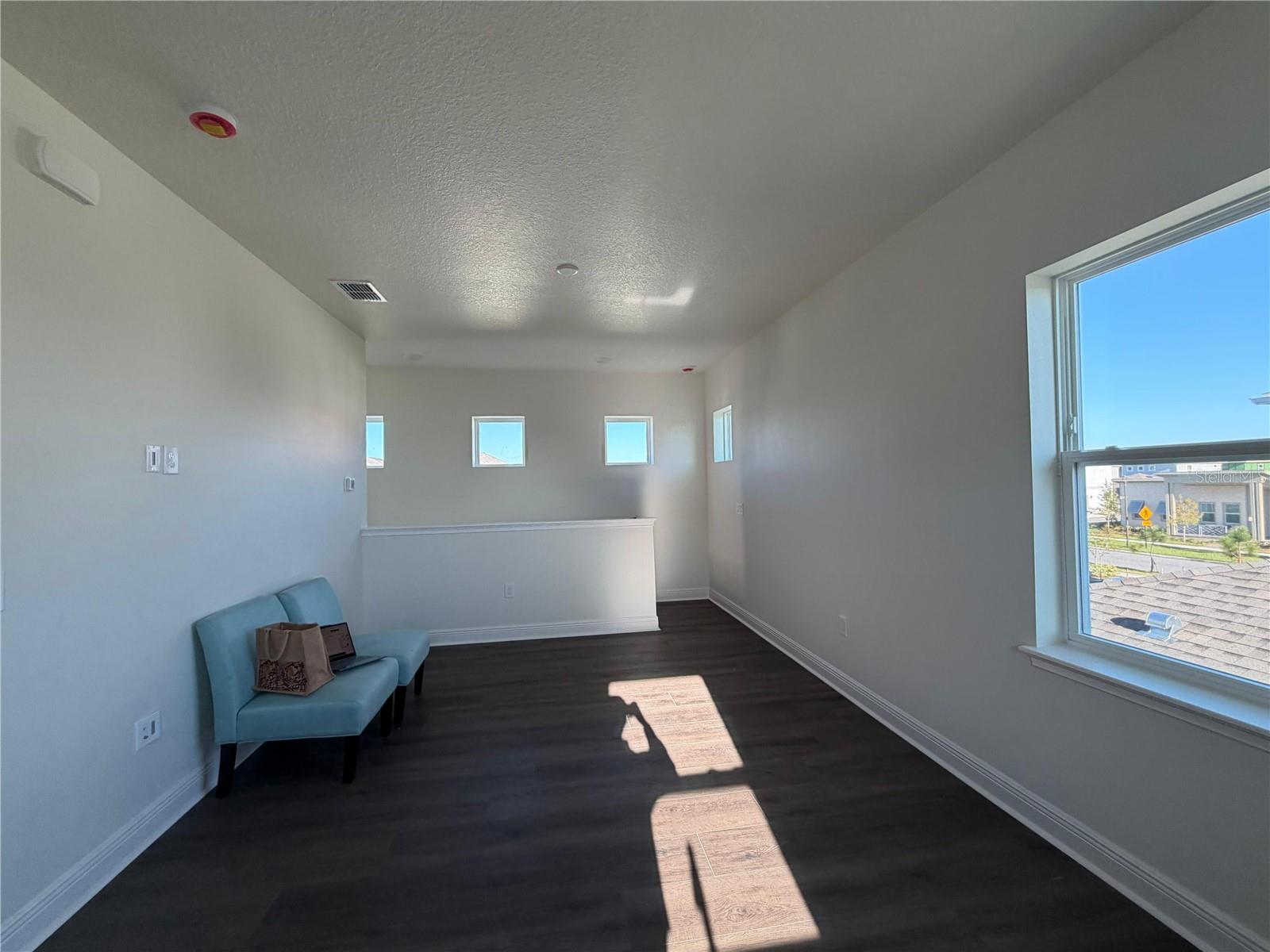 Image 8 of 13 For 10254 Dulbecco Street