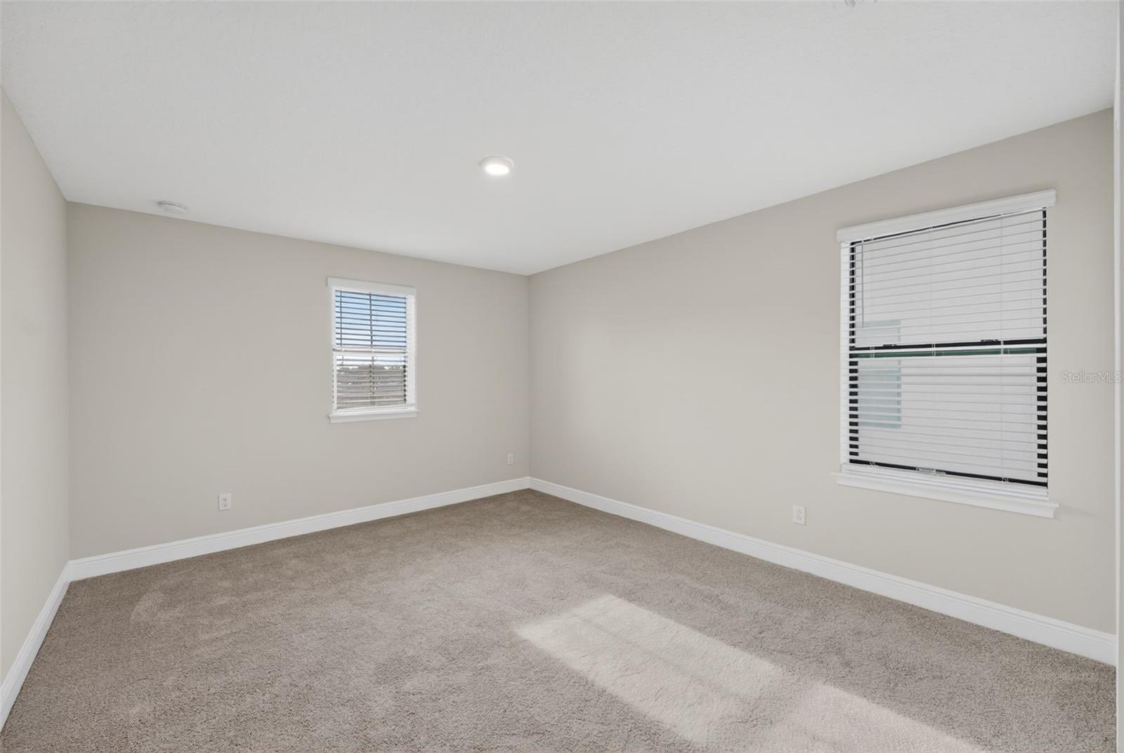 Image 13 of 30 For 193 Macaulay S Cove