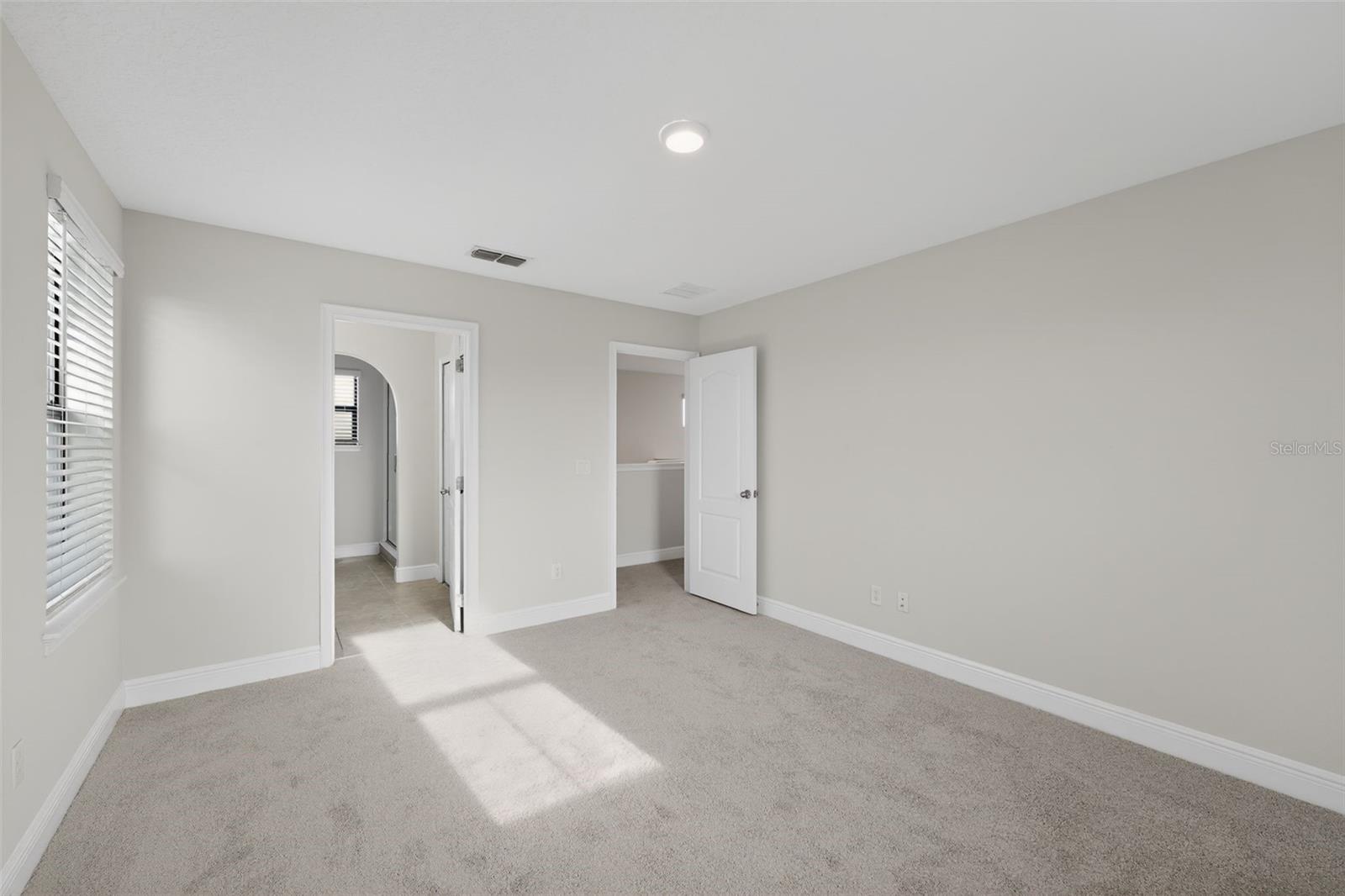 Image 22 of 30 For 193 Macaulay S Cove