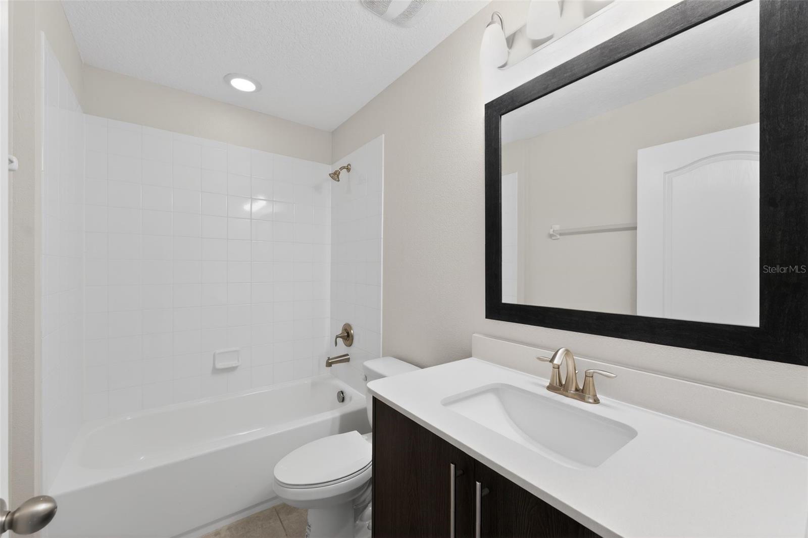 Image 27 of 30 For 193 Macaulay S Cove