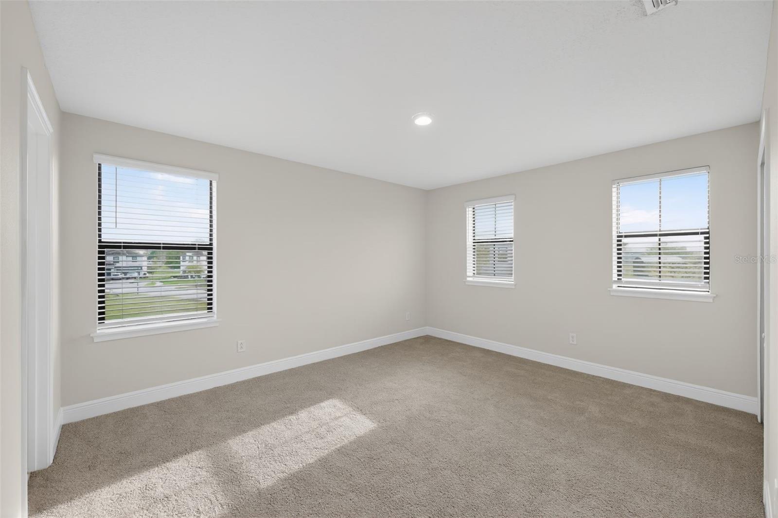 Image 6 of 30 For 193 Macaulay S Cove