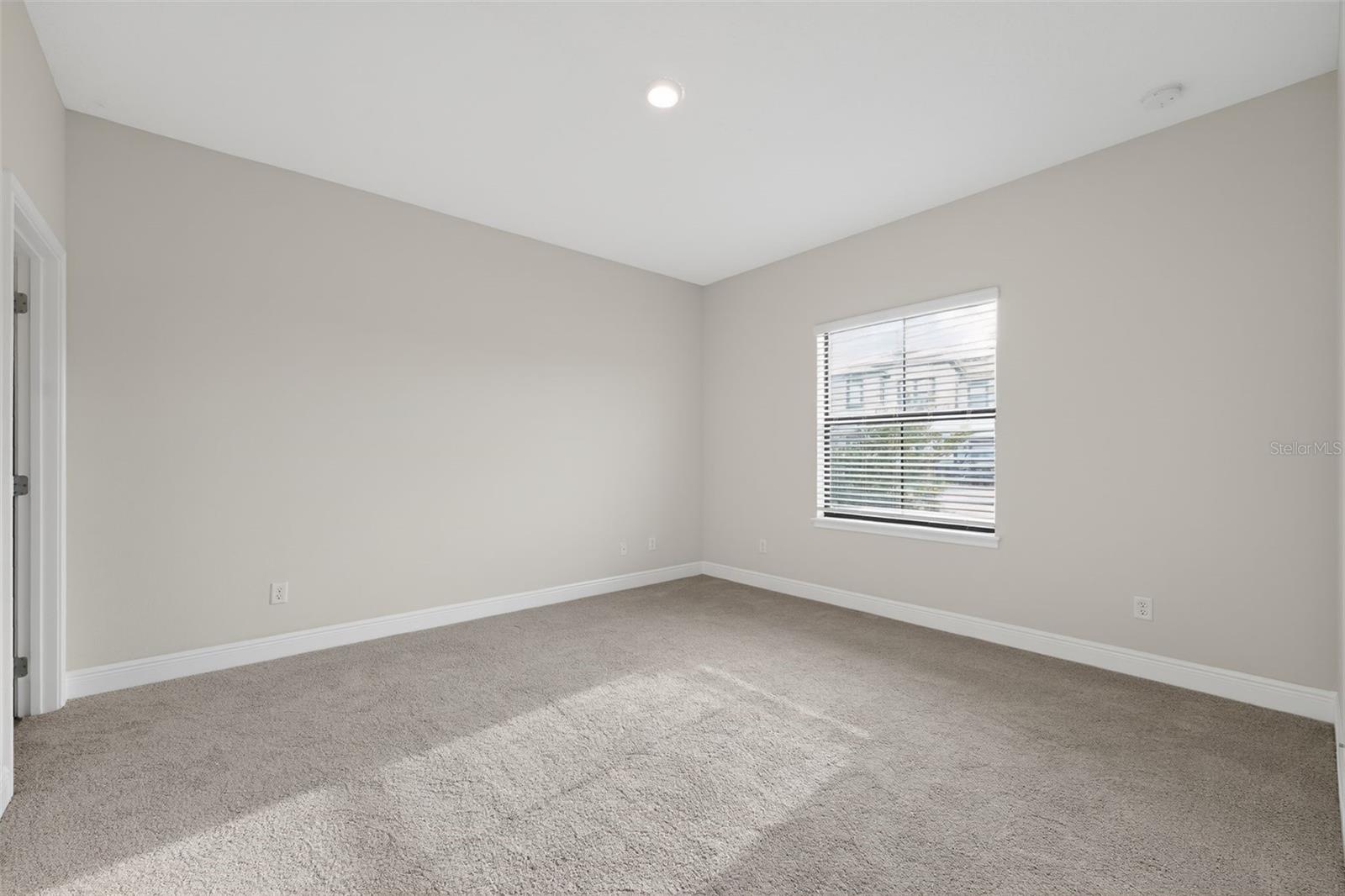 Image 9 of 30 For 193 Macaulay S Cove