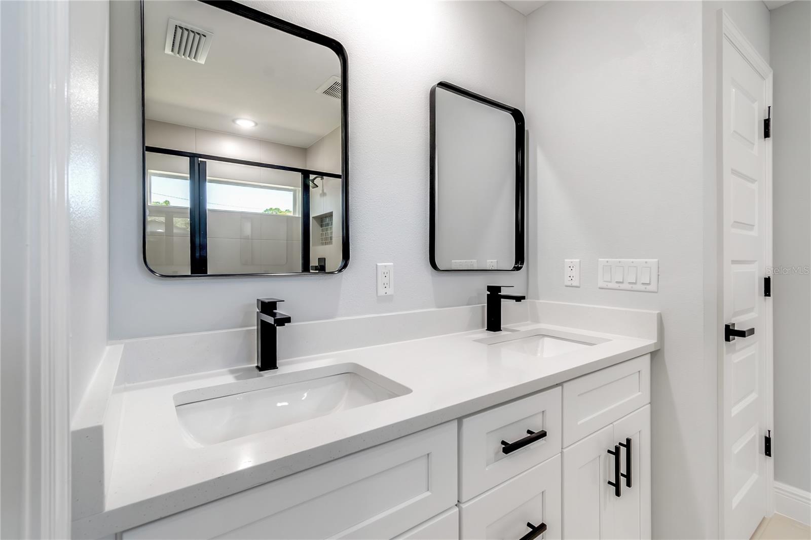 Image 22 of 55 For 11375 74th Avenue