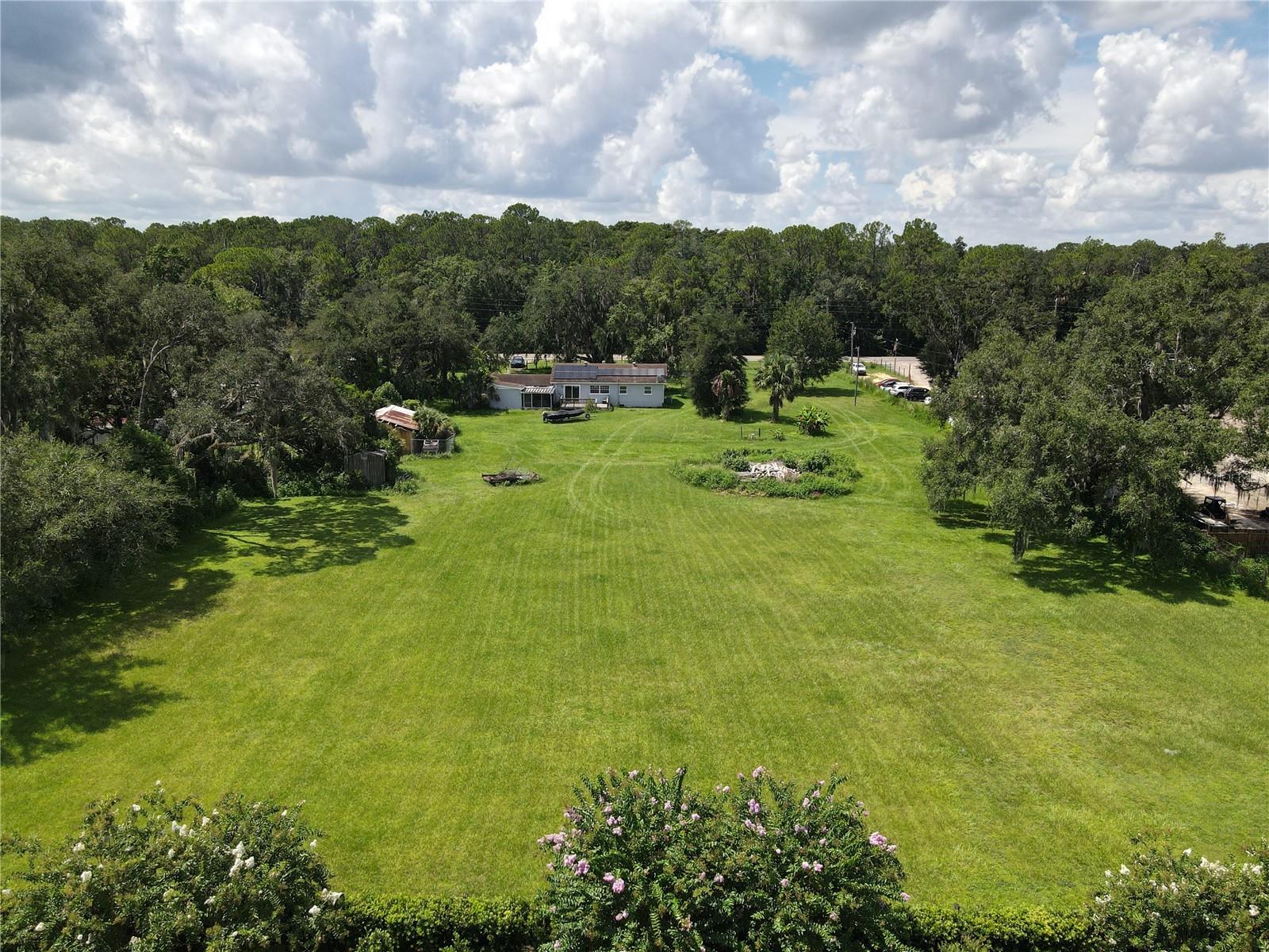 Listing photo id 2 for 6043 Orange Blossom Trail