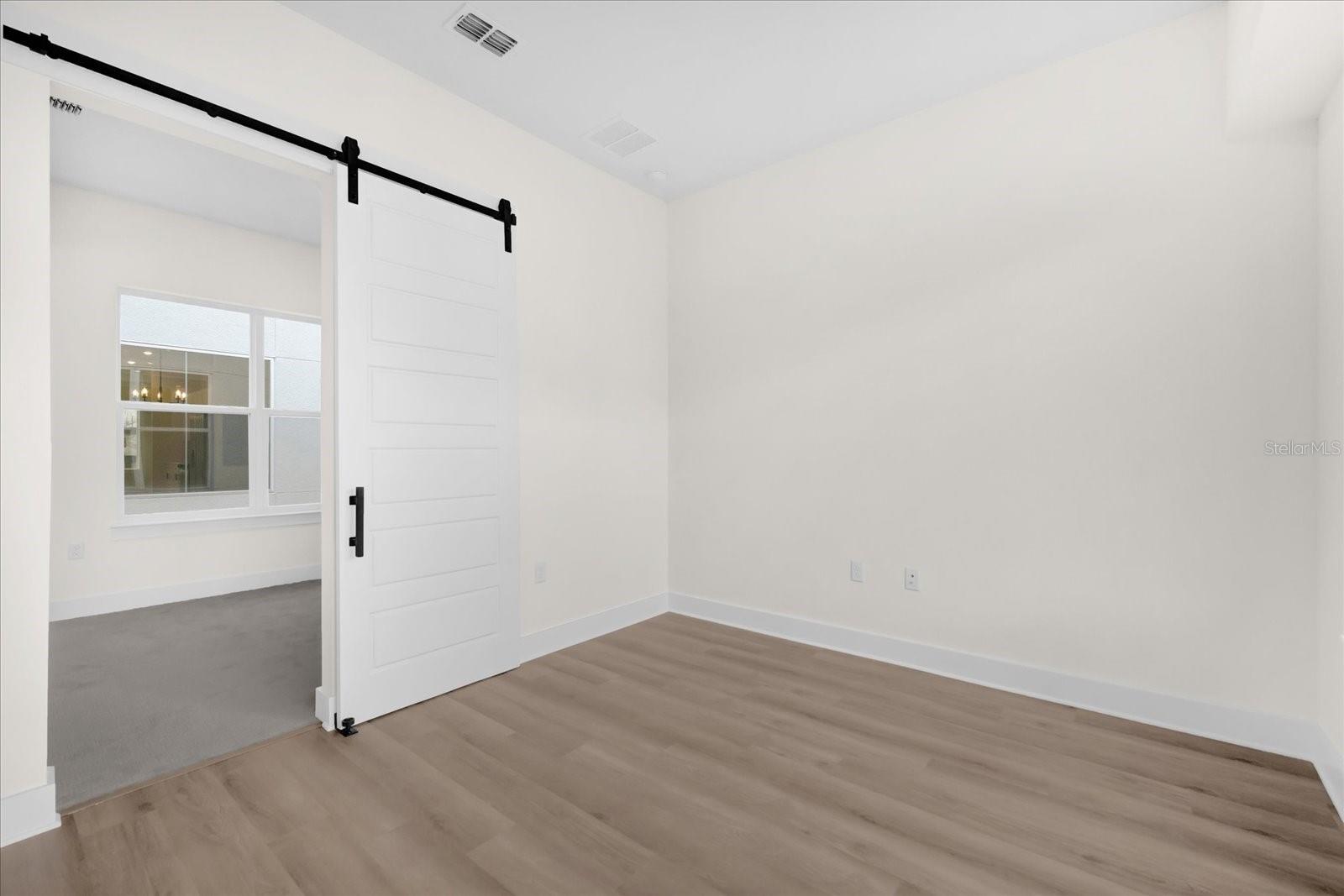 Image 4 of 14 For 878 Tetbury Loop