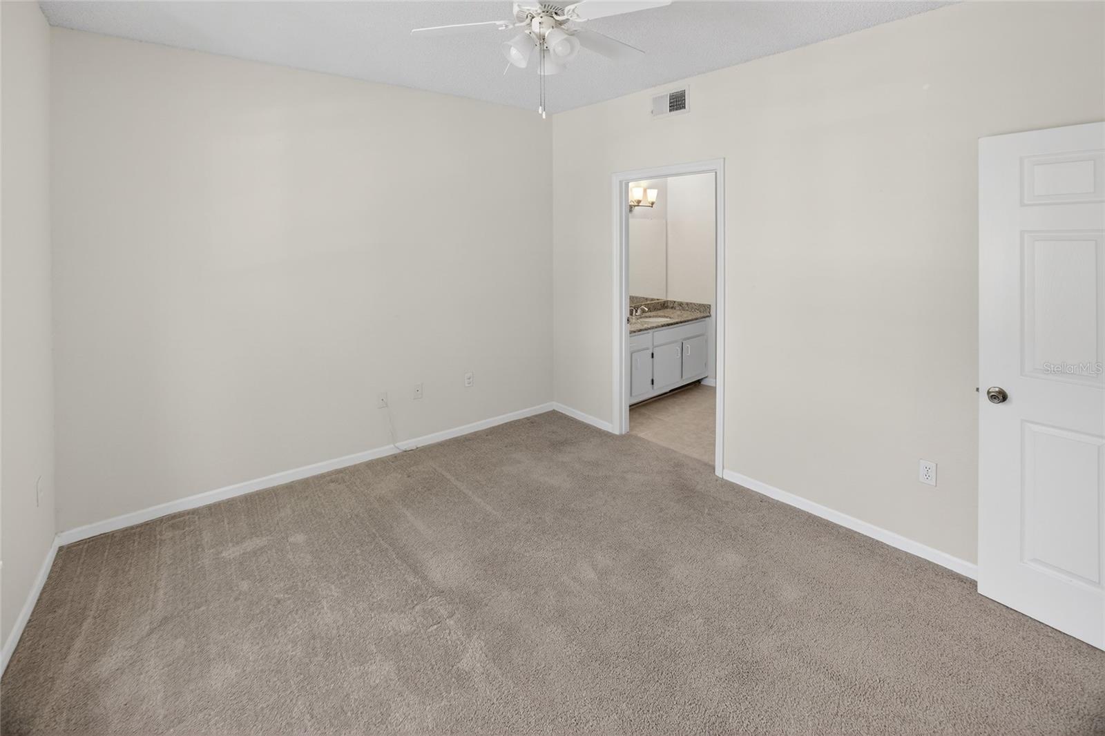 Image 16 of 37 For 13015 Plantation Park Circle 1024