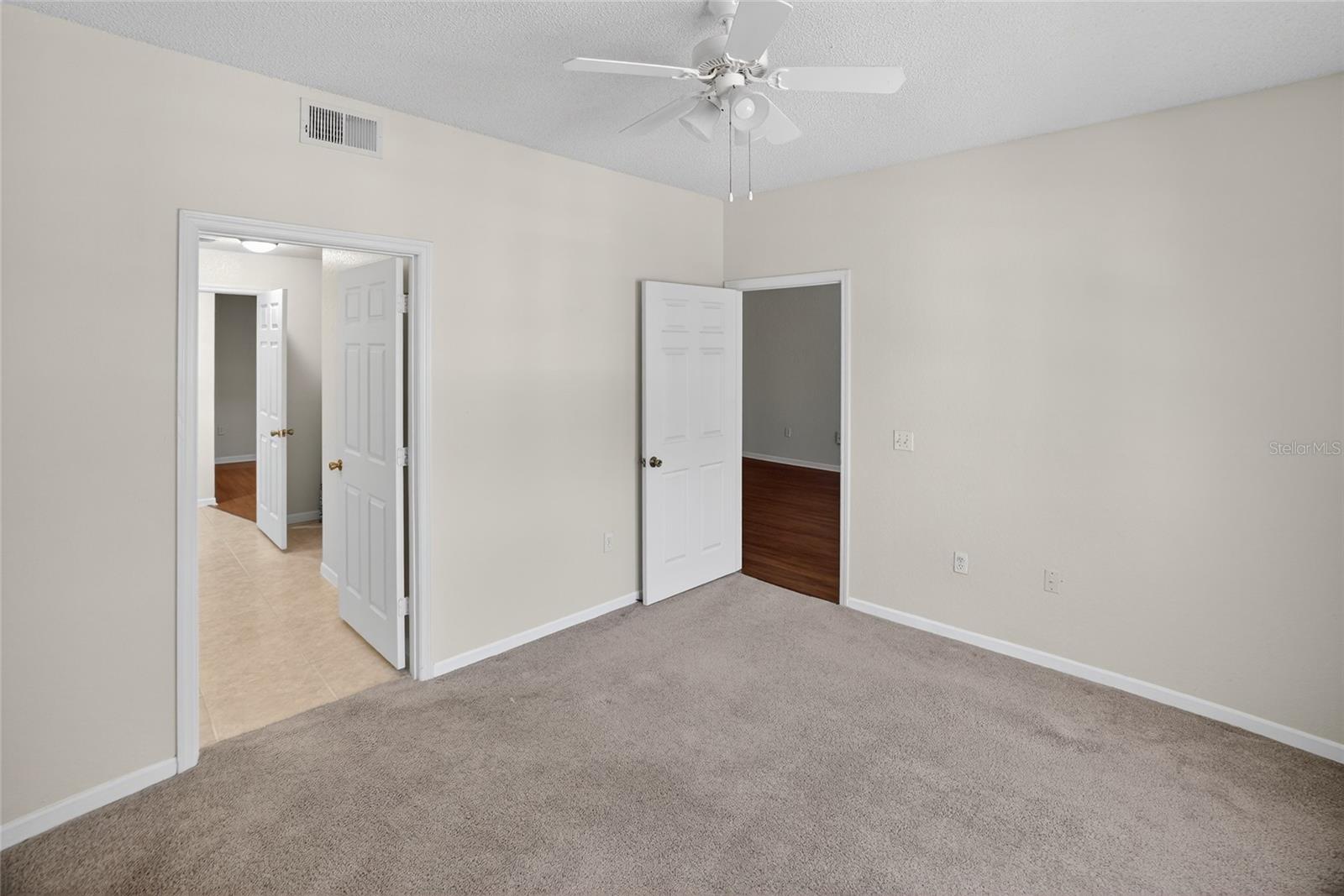 Image 17 of 37 For 13015 Plantation Park Circle 1024