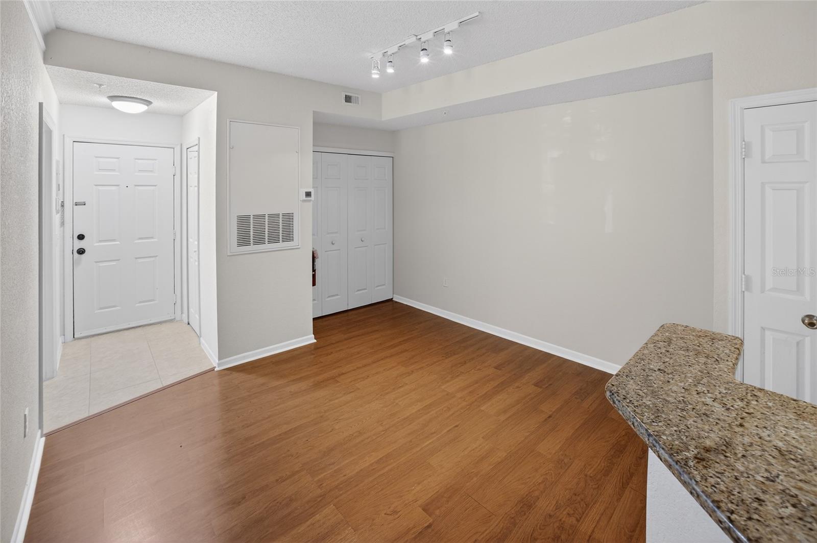 Image 5 of 37 For 13015 Plantation Park Circle 1024