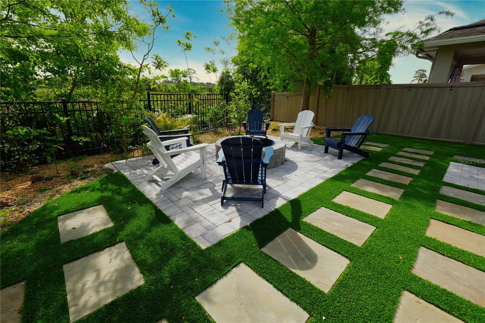 Image 21 of 60 For 594 Windy Pine Way