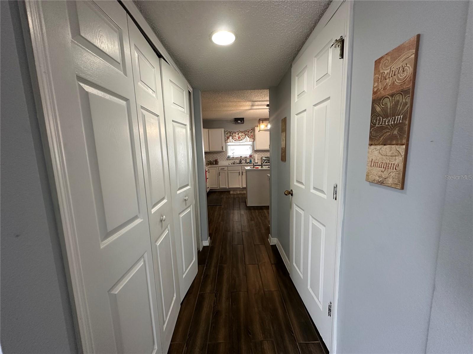 Image 14 of 39 For 102 Wheatfield Circle