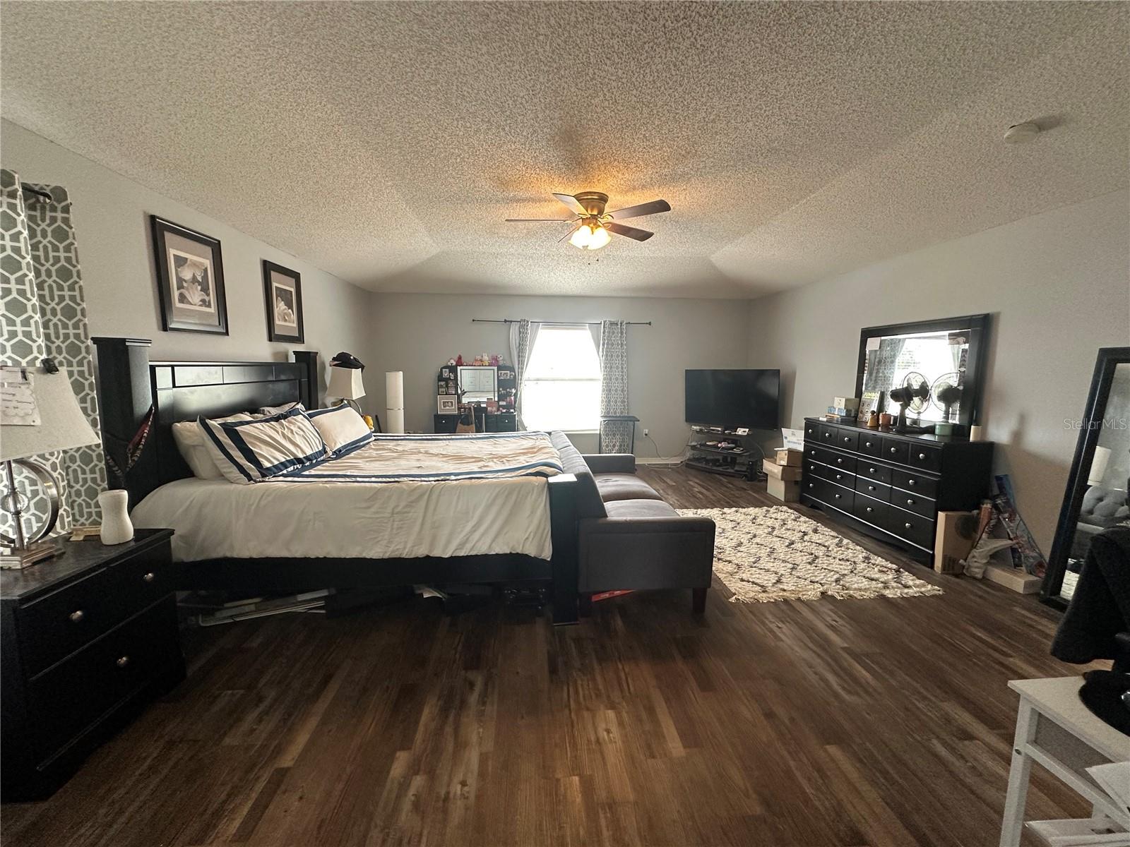 Image 27 of 39 For 102 Wheatfield Circle