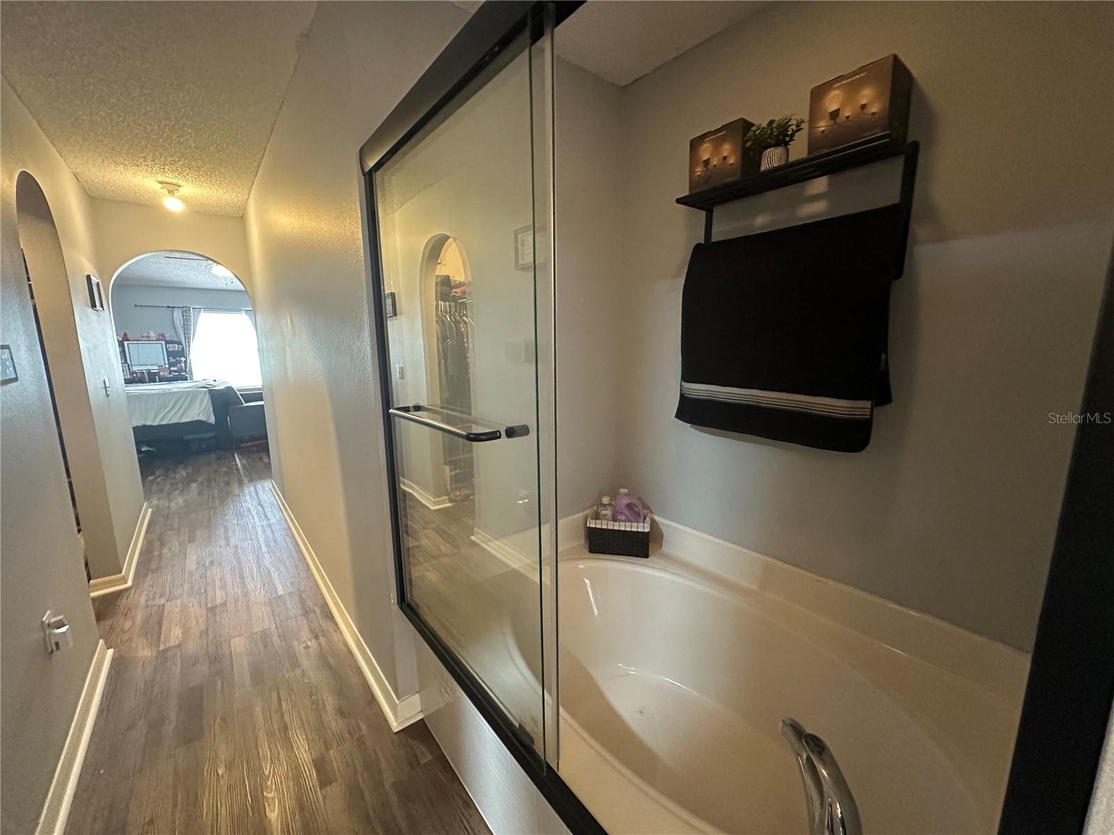 Image 30 of 39 For 102 Wheatfield Circle