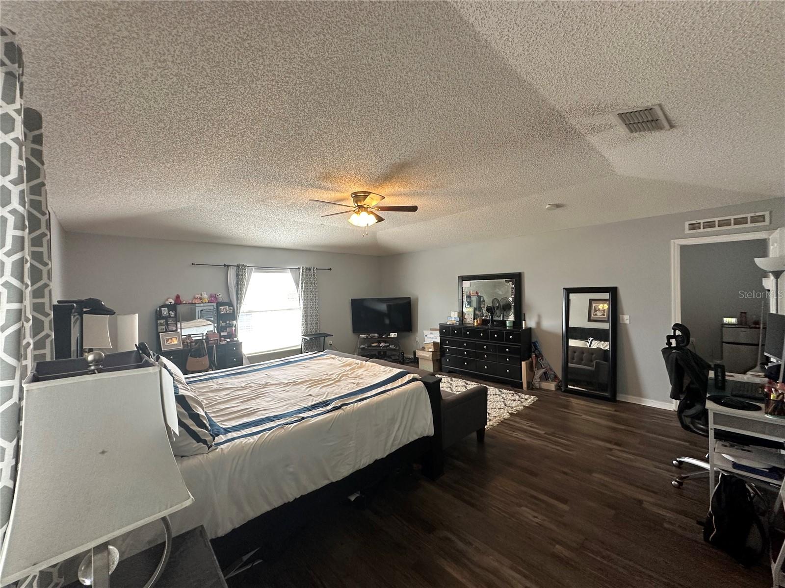 Image 33 of 39 For 102 Wheatfield Circle