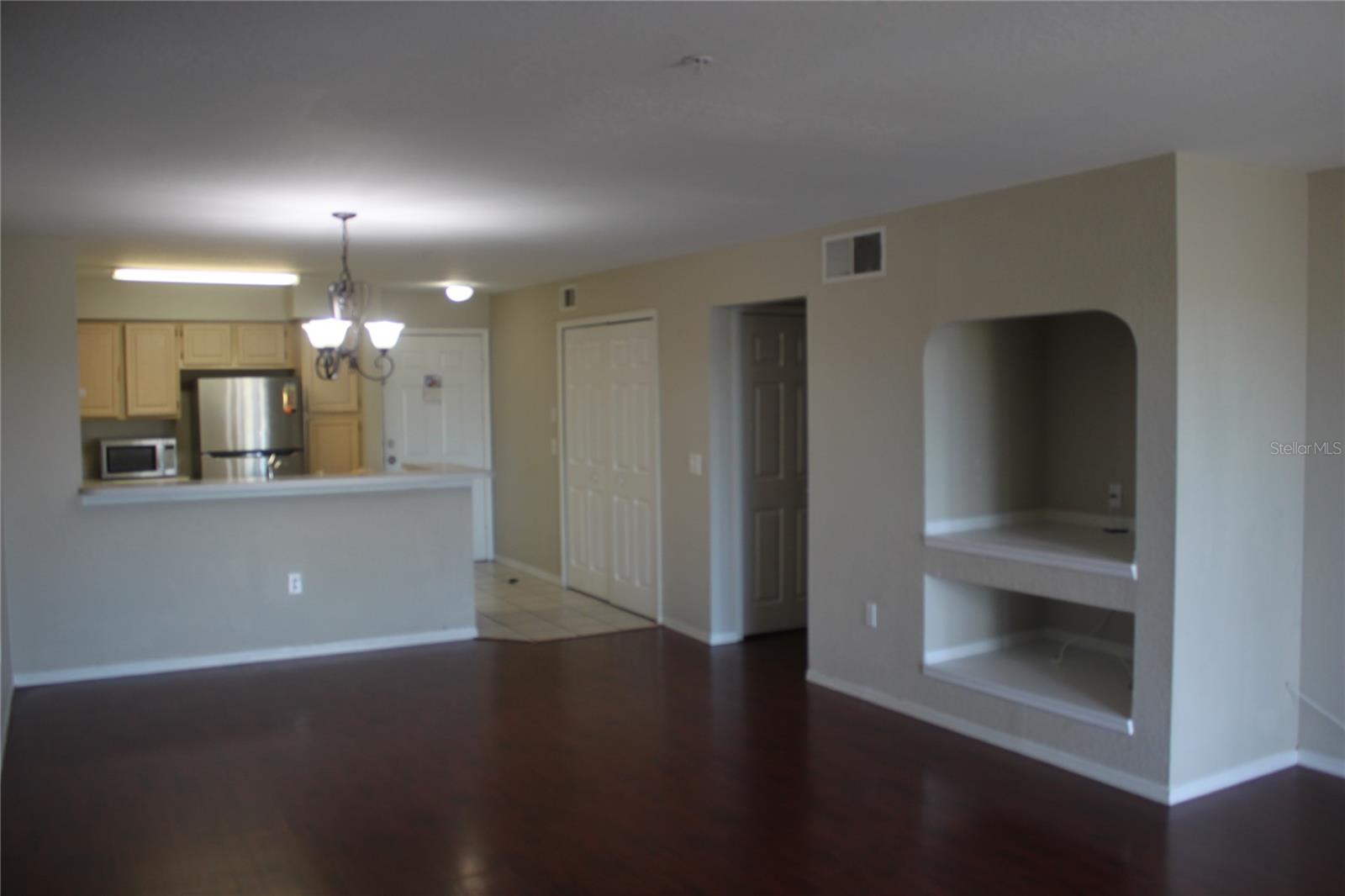 Image 12 of 25 For 13929 Fairway Island Drive 834