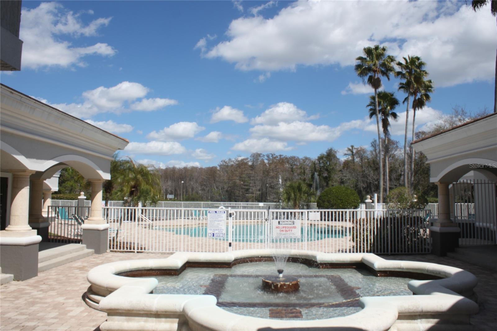 Image 17 of 25 For 13929 Fairway Island Drive 834