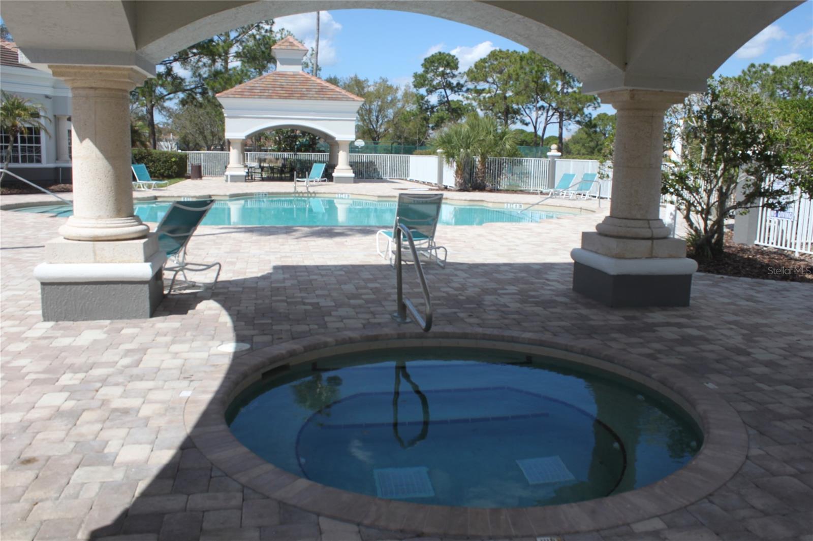 Image 22 of 25 For 13929 Fairway Island Drive 834