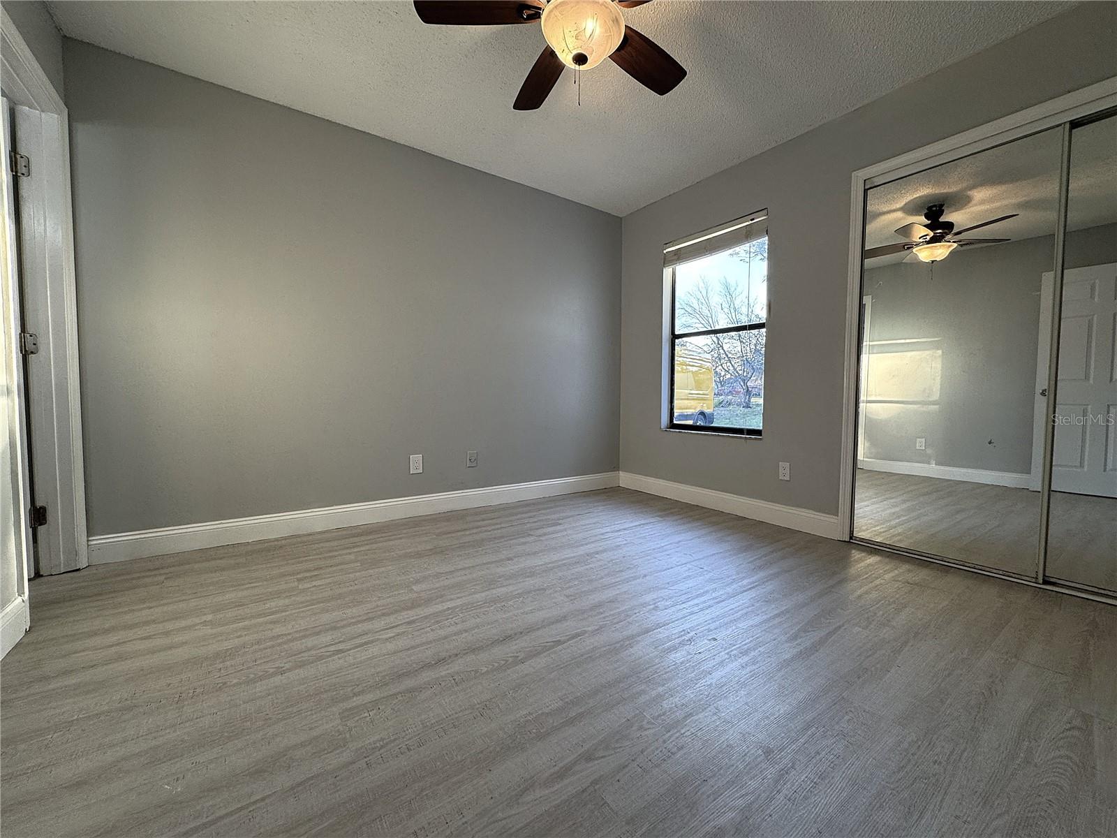 Image 15 of 43 For 421 Normandale Avenue