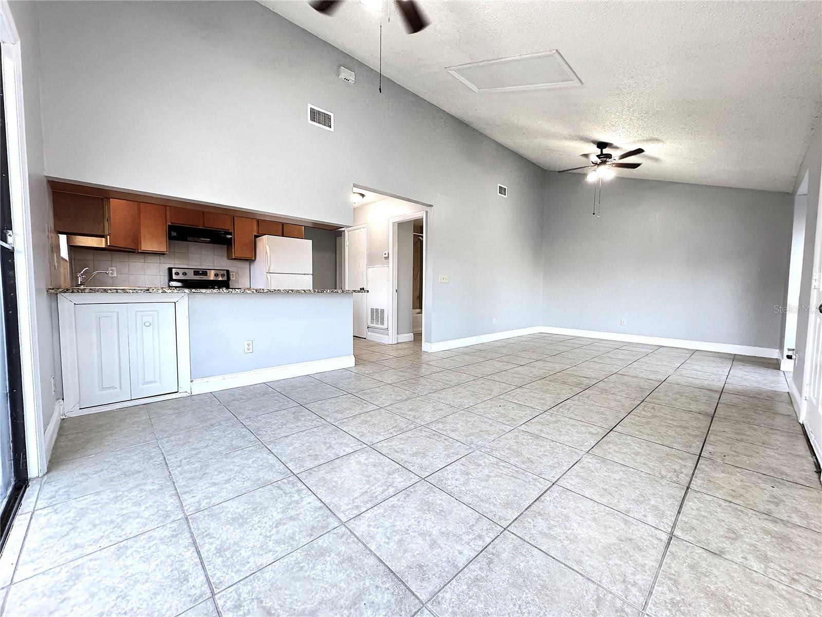 Image 20 of 43 For 421 Normandale Avenue