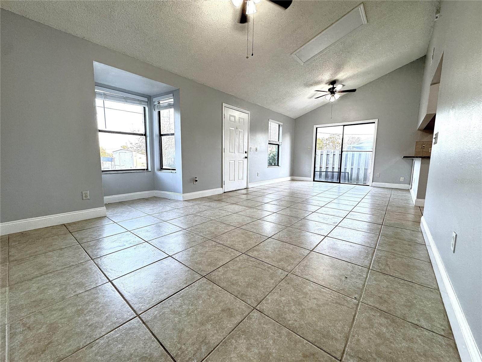 Image 23 of 43 For 421 Normandale Avenue