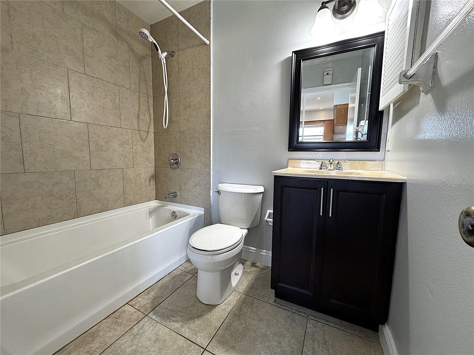 Image 24 of 43 For 421 Normandale Avenue